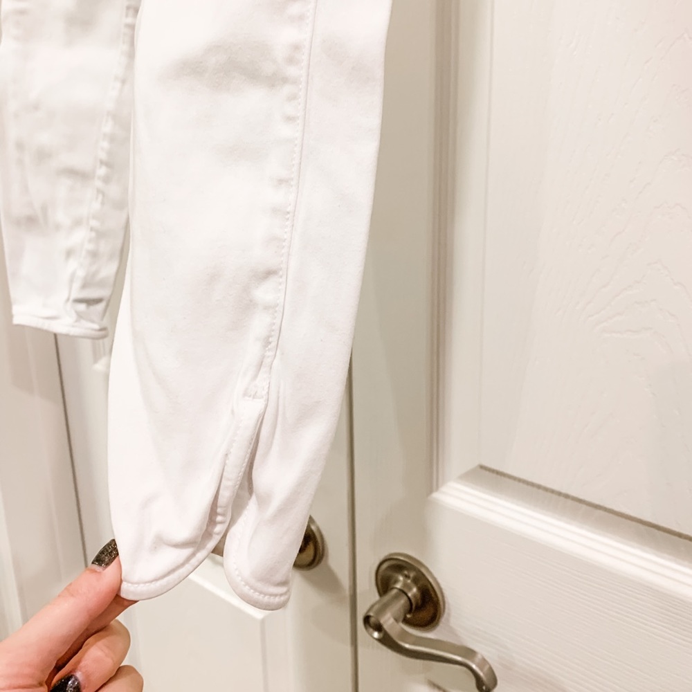 Design Lab White Skinny Jeans with Side Slits - Picture 3 of 5